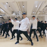 [EXO] 안무영상 <b>옷</b> 색깔 뭔가 귀엽다ㅋㅋㅋ