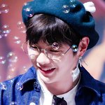[강다니엘] 세계<b>평화</b> 짤 떳다