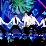 [EXO] 이날 첸백시 존예인데 <b>백댄서</b>..