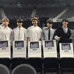 [방탄소년단] 1년 전ㅇㄴ데 왤케 <b>어려</b>보옄ㅋㅋㅋ