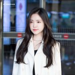 [댓글부탁해] <b>며칠</b>전 난리난 손나은 공항패션 . . . jpg