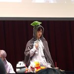 [모두드루와] 팬싸에서 인형등 소품 활용갑 아이돌 멤버.jpg