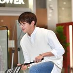[강다니엘] 강다니엘 다리긴거 자랑중✊