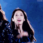 뜬금 없는데 윤아가 막 무대할 때 신기하지 않음??