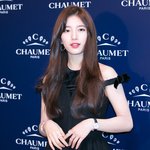 수지 홍콩에서 착장