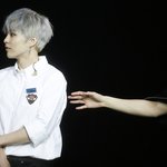 [EXO] 이사진 <b>찰나</b> 뭐야ㅋㅋㅋㅋㄹㅇ공포영화같아