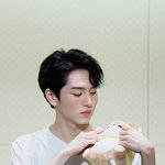 [펜타곤] 밑에 <b>키노</b> 사진 달라는 쓰니야