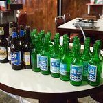 [댓글부탁해] 널려있는 저 <b>술병</b>들까지