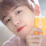 [백현] EXO선스틱 캘리포니아 알로에 선스틱 백현 <b>gif</b>