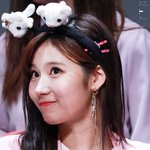 렌즈광고 찍는 <b>사나</b> 존예