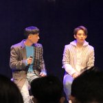 [모두드루와] 오늘 컴백한 <b>틴탑</b> 코디 심각
