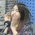 [드루와] 걸그룹 리더가 애교부리는걸 본 멤<b>바들</b>의 표정