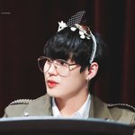 하성운이 팬 바라보는 법 진짜 <b>요정</b>같애ㅋㅋㅋ