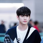 옹성우 <b>정법</b> 공항짤들 떴어