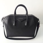 [꼭댓글부탁] 20살이 <b>지방시</b>가방 매기엔 넘 어린가요