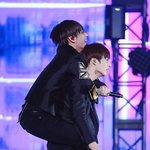 [방탄소년단] 역시 툽<b>화력</b>, 슴<b>화력</b>은 <b>팬</b>톡이 최고야!