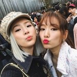 <b>숲속</b>의 작은 집’ 박신혜, 모델 아이린과 찰칵