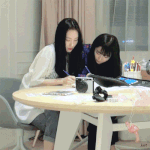 [드루와] 손 잡고 서로의 얼굴 그리는 <b>선미</b> 슬기