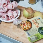 [자취요리] '돼지 짜글이'를 만들어보았습니다.