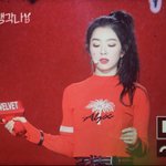 드콘에서 머리<b>묶음</b> 시전한 아이린