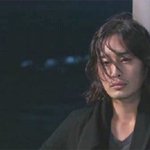머리길려면 머리 밤에 감으라하자<b>노</b>
