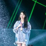 긴머리 붙이고 온 아이유