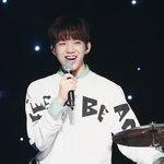 복근이 있는데 부정하는 아이돌
