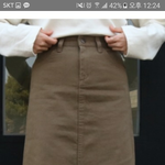 [댓글부탁해] 얘들아ㅃㄹ급함 이 치마에 린넨<b>셔츠</b> 무슨색 살까