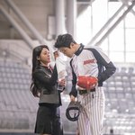 [댓글부탁해] 이 사진 <b>설현</b> 옆에 남자 누군지 아는사람 ㅠㅠ