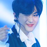 [EXO] 짹줍함 조카 상큼한 <b>자두</b>같아