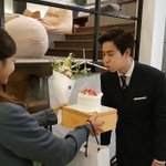 [EXO] <b>하연</b>쑤님 사비로 산 생일선물 빨렌시아간거 나만지금알았냐