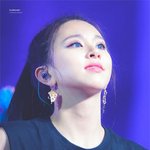 <b>인형</b>처럼 티나게 예쁜 여돌