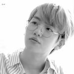 [백현] [4화] 잇몸만개 라면 먹방의 주인공은? 백현 <b>gif</b> 2