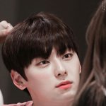 훈훈잘생분위기 황민현+<b>아론</b> 조합 보고프다