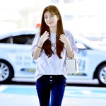 수지 오늘 흰티+청바지 <b>착장</b>