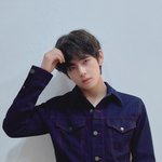 뷔 <b>자켓</b> 사진 좀 주라 ㅠㅠㅠ