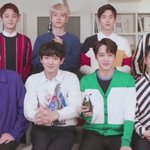 [EXO] 오늘 10시반에 다들 엑톡에 헤쳐모여