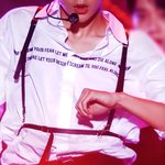 [강다니엘] 강다니엘 <b>옷</b>이 어깨는 딱맞는데 <b>나머지</b>는 큰것봐