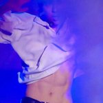 어쩌다 복근 공개 한 <b>남</b>돌
