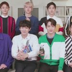 [EXO] 오늘도 ... 엑소 얼굴에 <b>감탄</b>만 하게 되는데...