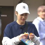 [시우민] 거의 한 편마다 등장하는 아이템(시우민)