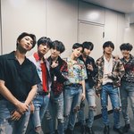 <b>하와</b>이언 패턴 옷 입은 방탄소년단 뷔 지민