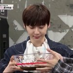 [워너원] 민현이 손 작은편이지?