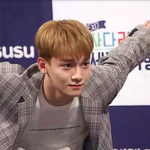 [EXO] 아까 종대 <b>열정적</b>인 포즈 넘 웃겼음ㅋㅋ