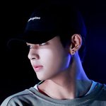 <b>CG</b>설 도는 아이돌