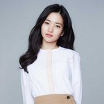 [엔터톡] 김태리 <b>새</b> 프로필 <b>사진</b>