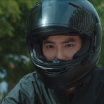 [EXO] <b>헬멧</b>너머 준며니 눈빛 좋아하는거 나뿐?ㅋㅋ