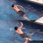 [강다니엘] 이불밖은<b>위험</b>해 강다니엘 등근육 대박ㅋㅋㅋㅋㅋㅋ