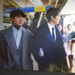 [EXO] 세훈이 계속 팔짱 끼고 다니는거 조카 <b>기여워</b>