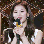 <b>사나</b>가 얼굴준다하면